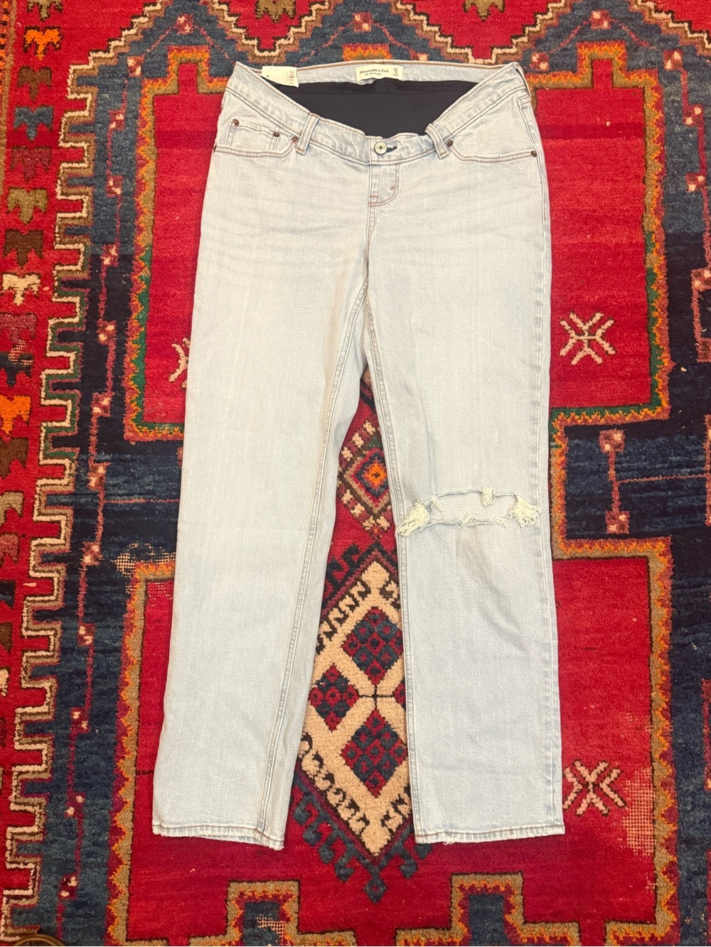 Abercrombie and Fitch Maternity 90s Straight Jean Size 27/4